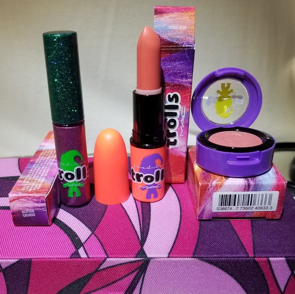 🎉HOST PICK 🎉MAC Goodluck Trolls LE Bundle